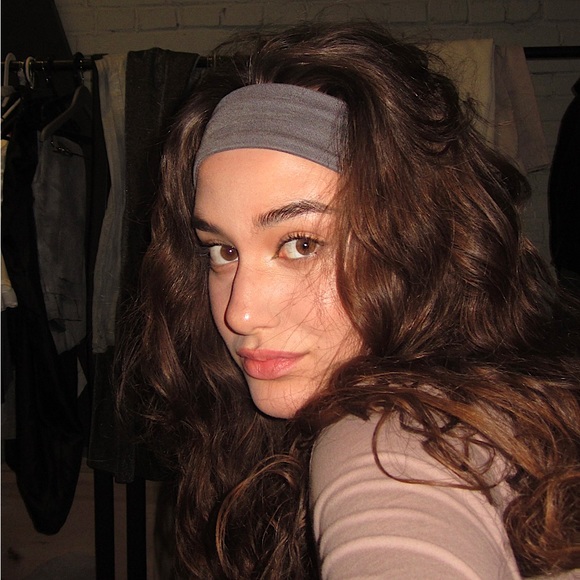 Meet your Posher, Sofi - Picture 1 of 1